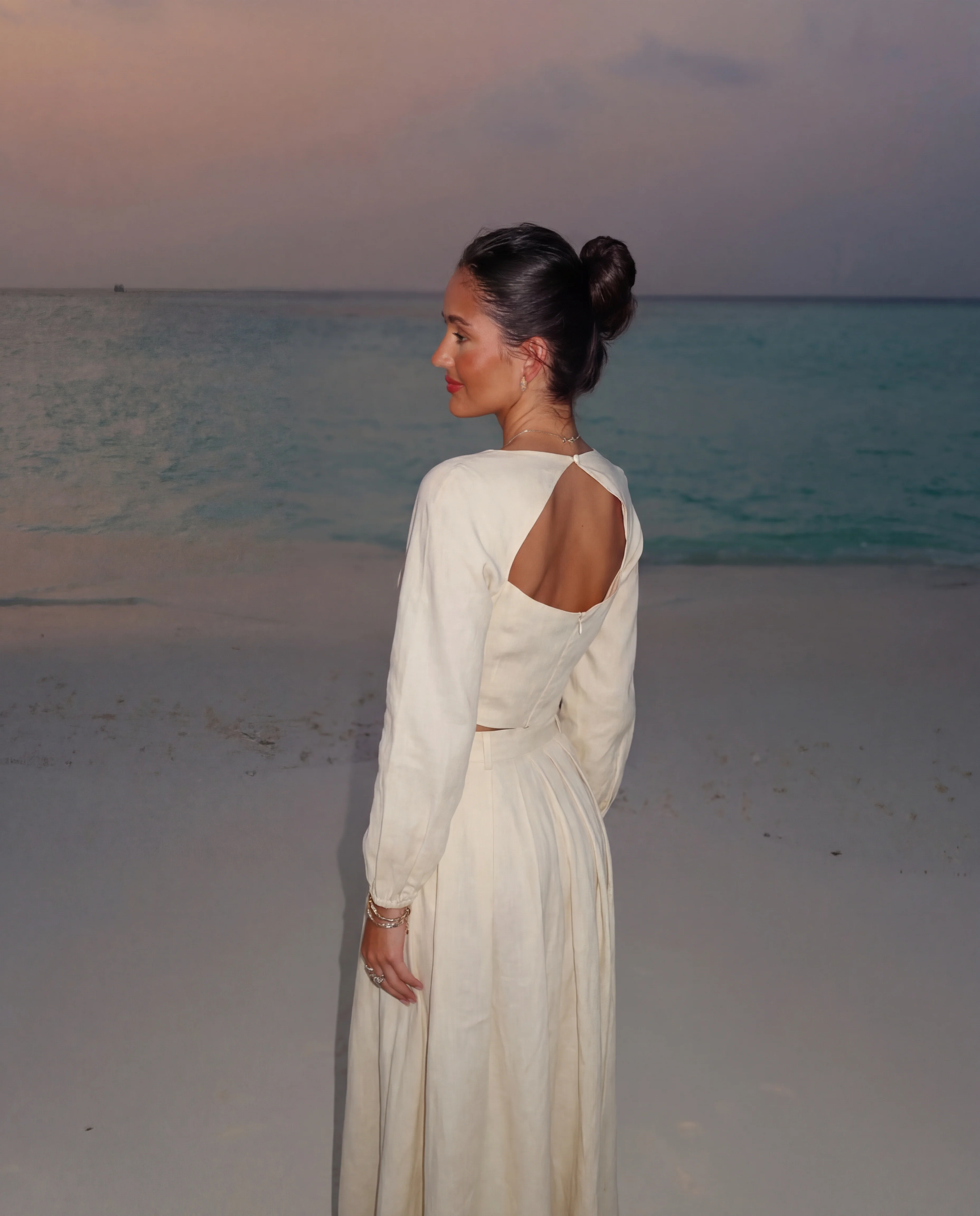 Ivory Co-Ord Set With Billowy Silhouette - Image 3