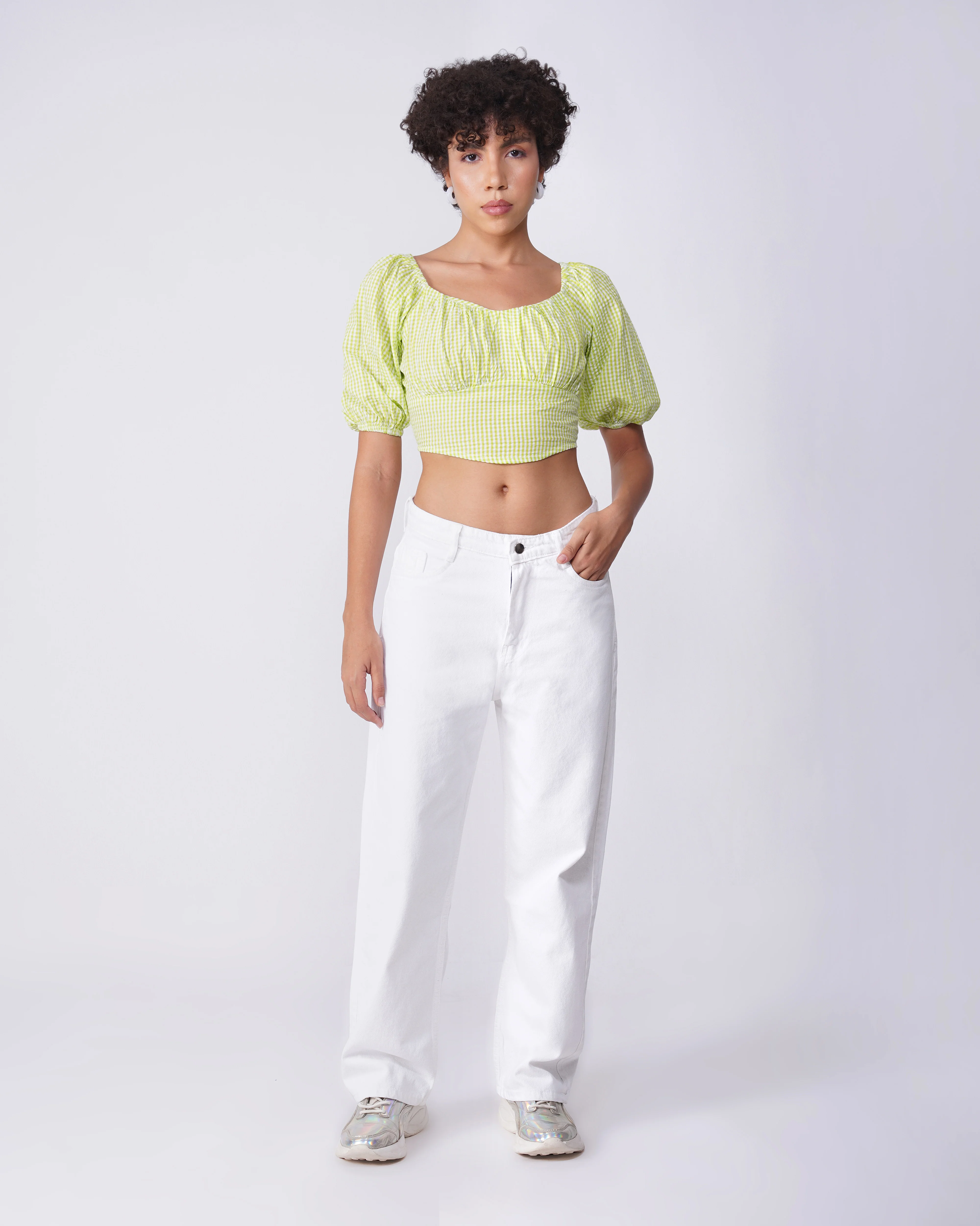 White Solid Relaxed Fit Jeans - Image 4