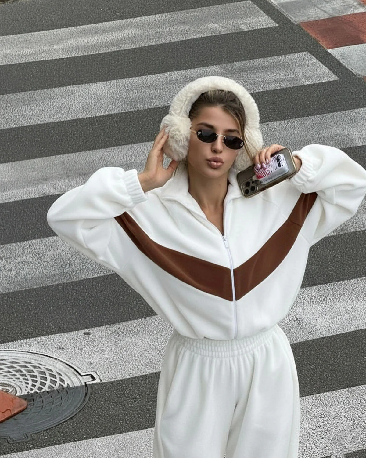 White Color Block Fleece Sweat Set - Image 3